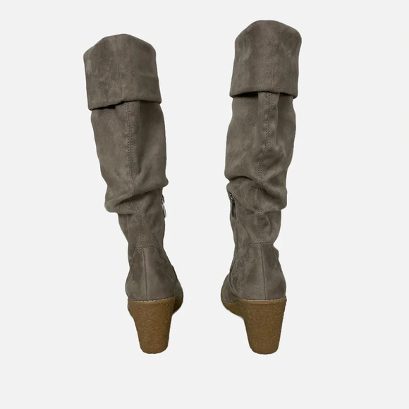 G. H. Bass & Co. Women’s Eden Wedge Boot Size 7M Taupe Zip Faux Suede NWOB - Picture 4 of 10